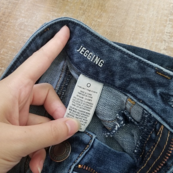 American Eagle Blue Jean Jeggins - Picture 3 of 5